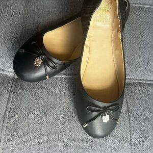 [EUC] Vince Camuto - Leather BALLERINA FLATS with embellishment - Size 9 - Black